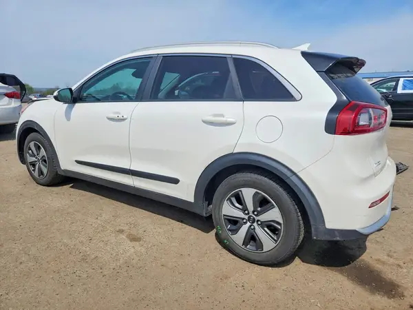 KNDCB3LCXH5084504 2017 KIA NIRO - Image 2