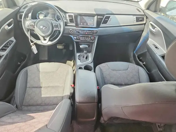 KNDCB3LCXH5084504 2017 KIA NIRO - Image 8