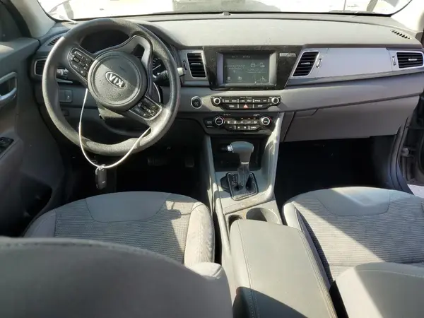 KNDCB3LCXH5095373 2017 KIA NIRO - Image 8