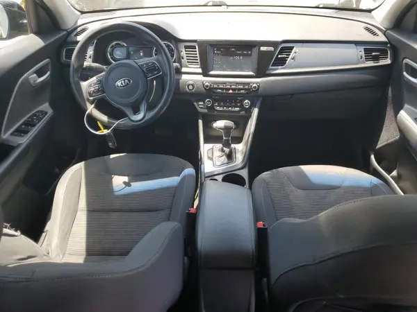 KNDCB3LCXH5099939 2017 KIA NIRO - Image 8