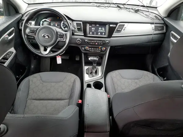 KNDCB3LCXH5101284 2017 KIA NIRO - Image 8