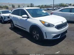 KNDCB3LCXH5104377 2017 KIA NIRO