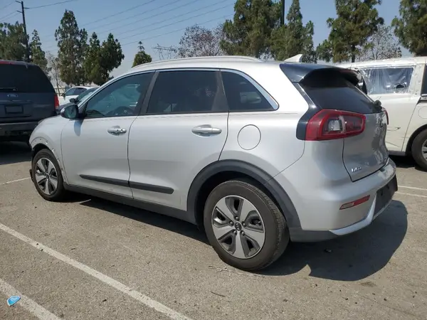 KNDCB3LCXJ5108015 2018 KIA NIRO - Image 2