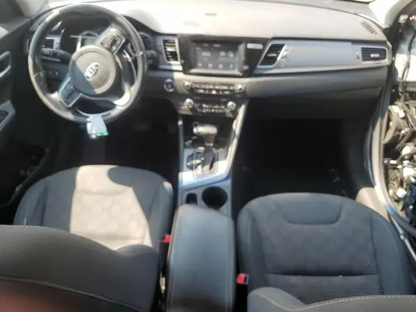 KNDCB3LCXJ5108015 2018 KIA NIRO - Image 8