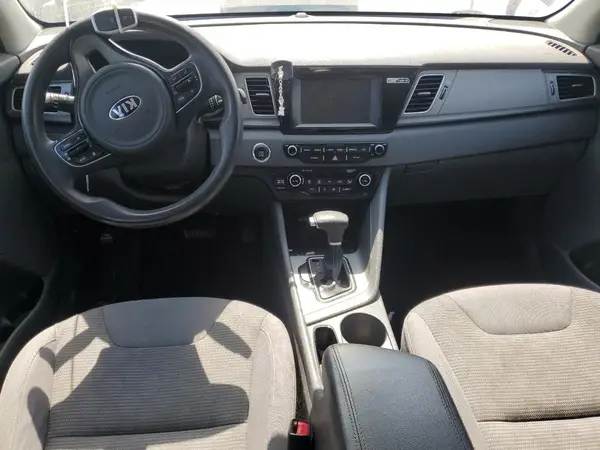 KNDCB3LCXJ5109133 2018 KIA NIRO - Image 8
