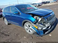 KNDCB3LCXJ5117068 2018 KIA NIRO