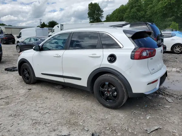 KNDCB3LCXJ5119094 2018 KIA NIRO - Image 2