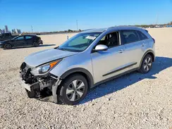 KNDCB3LCXJ5124392 2018 KIA NIRO
