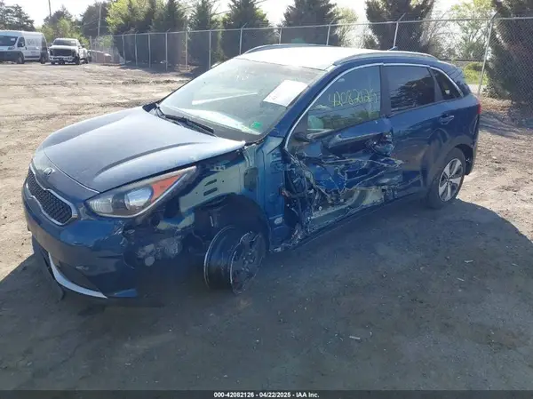KNDCB3LCXJ5125106 2018 KIA NIRO - Image 2