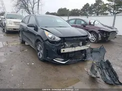 KNDCB3LCXJ5125381 2018 KIA NIRO