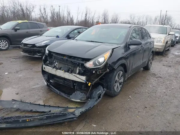 KNDCB3LCXJ5125381 2018 KIA NIRO - Image 2
