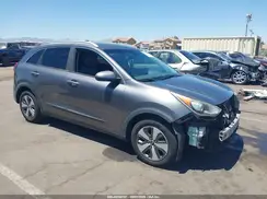 KNDCB3LCXJ5127938 2018 KIA NIRO