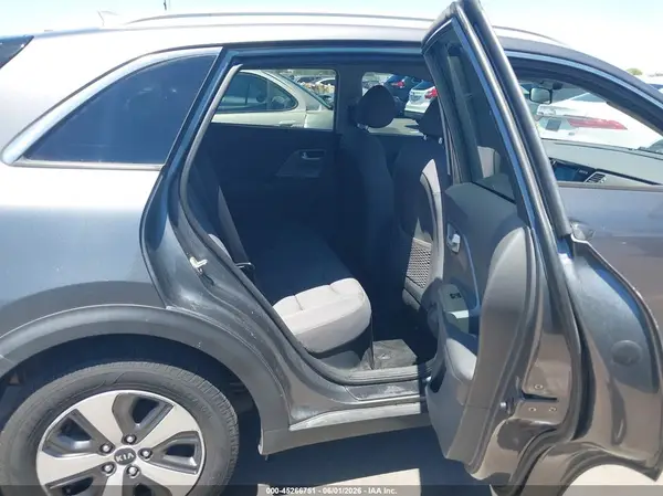 KNDCB3LCXJ5127938 2018 KIA NIRO - Image 8