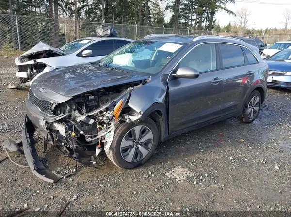 KNDCB3LCXJ5142861 2018 KIA NIRO - Image 2