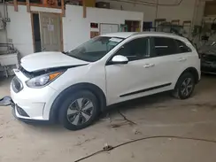 KNDCB3LCXJ5157716 2018 KIA NIRO