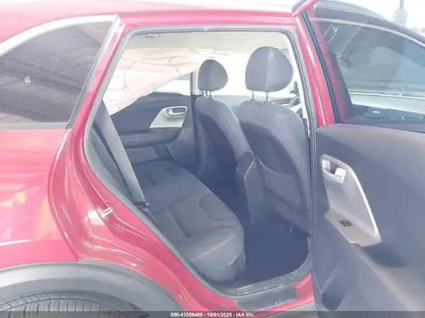 KNDCB3LCXJ5177268 2018 KIA NIRO - Image 8