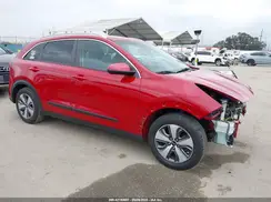 KNDCB3LCXJ5177772 2018 KIA NIRO