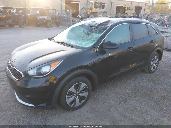 KNDCB3LCXJ5188416 2018 KIA NIRO - Image 2