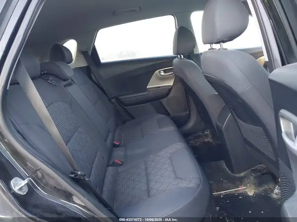 KNDCB3LCXJ5188416 2018 KIA NIRO - Image 8