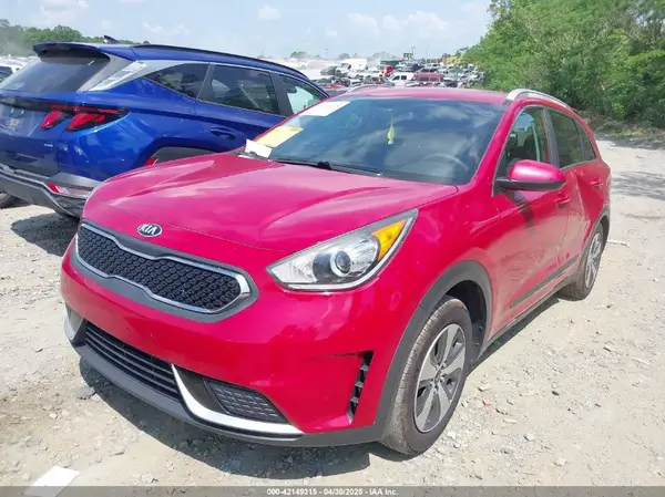 KNDCB3LCXJ5190196 2018 KIA NIRO - Image 2
