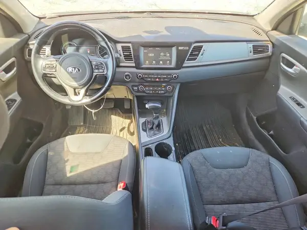 KNDCB3LCXJ5200080 2018 KIA NIRO - Image 8