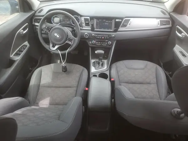 KNDCB3LCXJ5200662 2018 KIA NIRO - Image 8