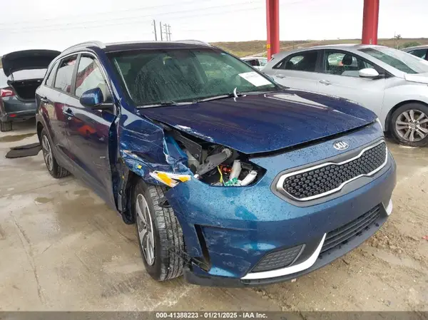 KNDCB3LCXJ5200743 2018 KIA NIRO - Image 1