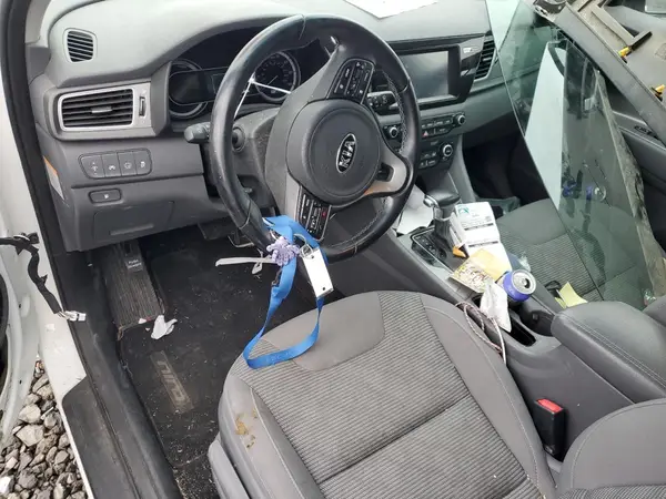 KNDCB3LCXJ5203478 2018 KIA NIRO - Image 8