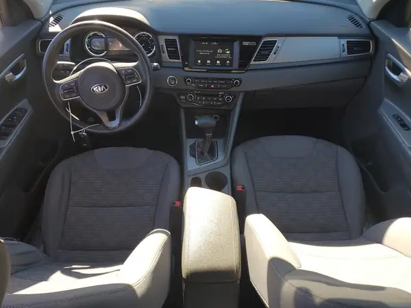 KNDCB3LCXJ5206137 2018 KIA NIRO - Image 8