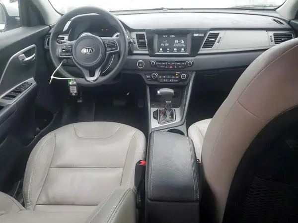KNDCB3LCXK5240290 2019 KIA NIRO - Image 8