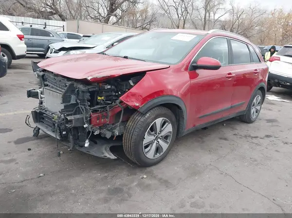 KNDCB3LCXK5255324 2019 KIA NIRO - Image 2