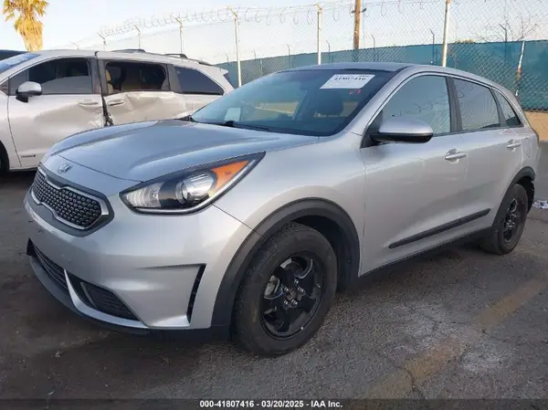 KNDCB3LCXK5257624 2019 KIA NIRO - Image 2