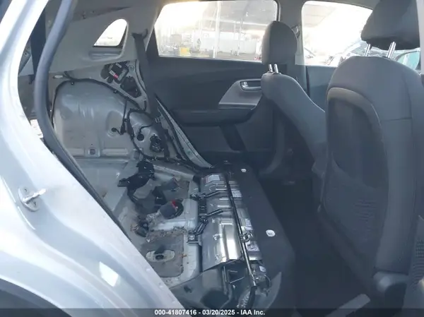KNDCB3LCXK5257624 2019 KIA NIRO - Image 8