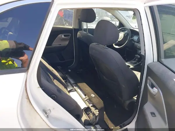 KNDCB3LCXK5258238 2019 KIA NIRO - Image 8