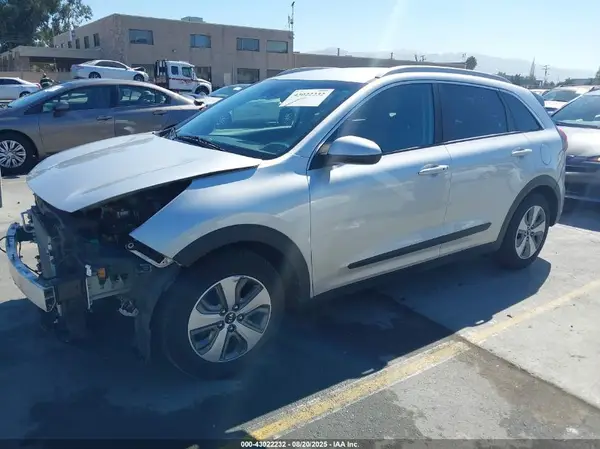 KNDCB3LCXK5259812 2019 KIA NIRO - Image 2