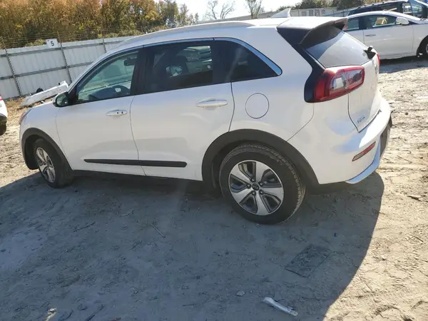 KNDCB3LCXK5261026 2019 KIA NIRO - Image 2