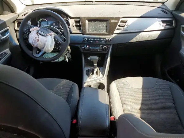 KNDCB3LCXK5291546 2019 KIA NIRO - Image 8