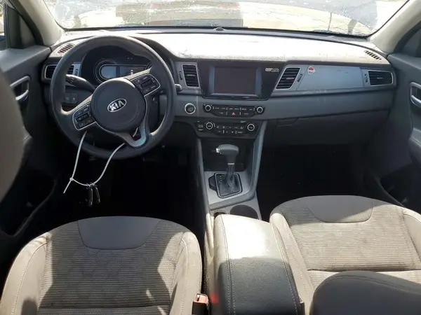 KNDCB3LCXK5301413 2019 KIA NIRO - Image 8