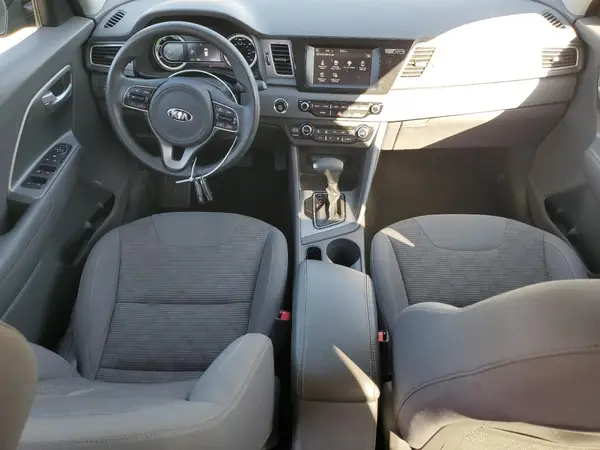 KNDCB3LCXK5304599 2019 KIA NIRO - Image 8