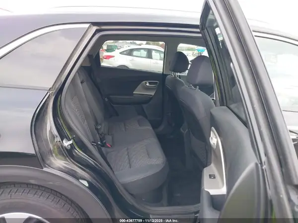 KNDCB3LCXK5305560 2019 KIA NIRO - Image 8