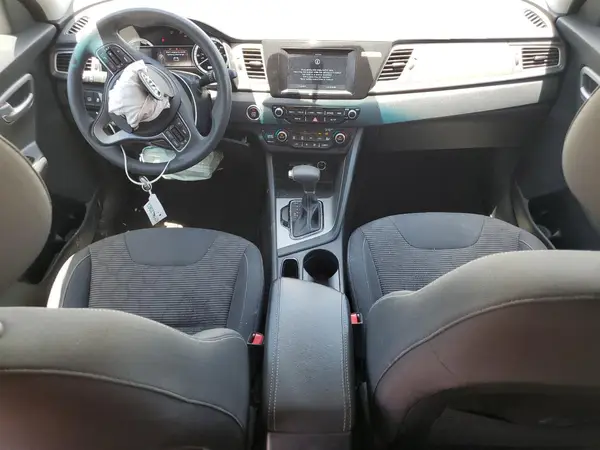 KNDCB3LCXK5306448 2019 KIA NIRO - Image 8
