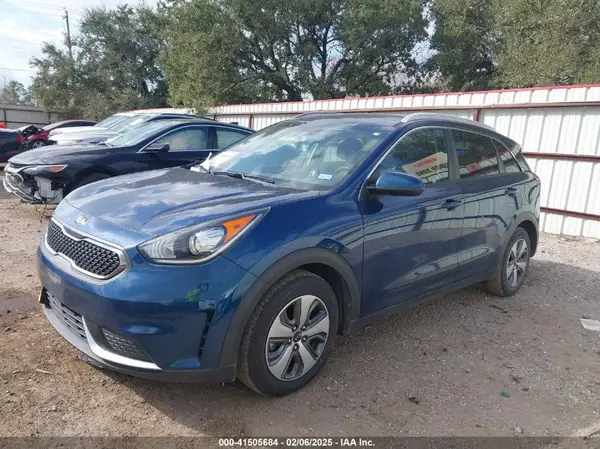 KNDCB3LCXK5307034 2019 KIA NIRO - Image 2
