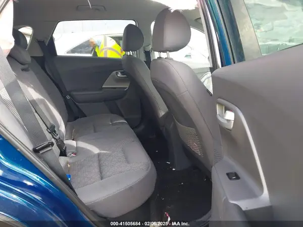 KNDCB3LCXK5307034 2019 KIA NIRO - Image 8