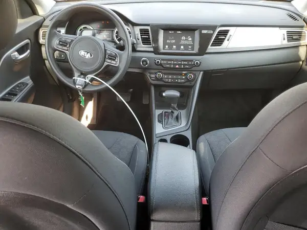 KNDCB3LCXK5318924 2019 KIA NIRO - Image 8