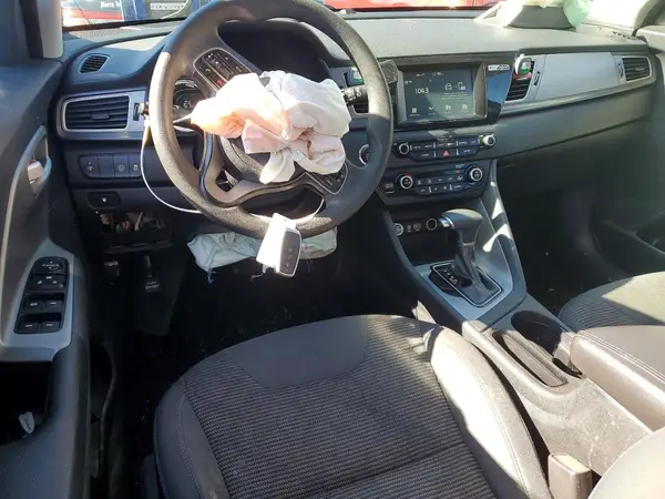 KNDCB3LCXK5350644 2019 KIA NIRO - Image 8