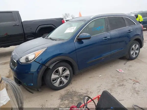 KNDCB3LCXK5351101 2019 KIA NIRO - Image 2