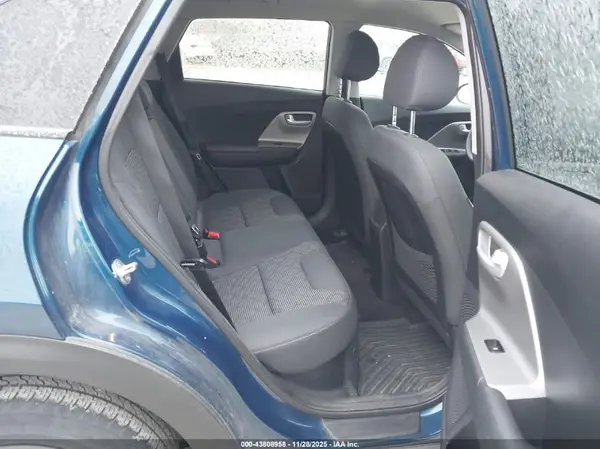 KNDCB3LCXK5351101 2019 KIA NIRO - Image 8