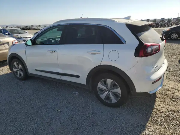 KNDCB3LCXK5353110 2019 KIA NIRO - Image 2