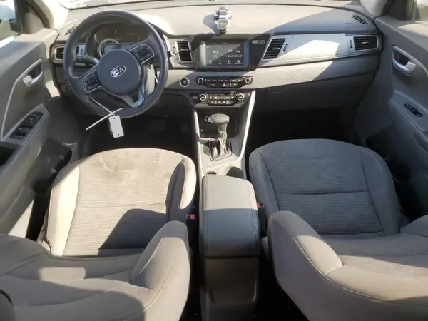 KNDCB3LCXK5353110 2019 KIA NIRO - Image 8