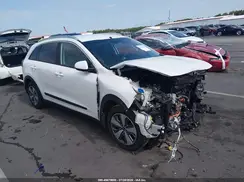 KNDCB3LCXL5362374 2020 KIA NIRO